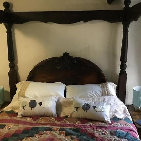 Onney House Villa Crickhowell Esterno foto